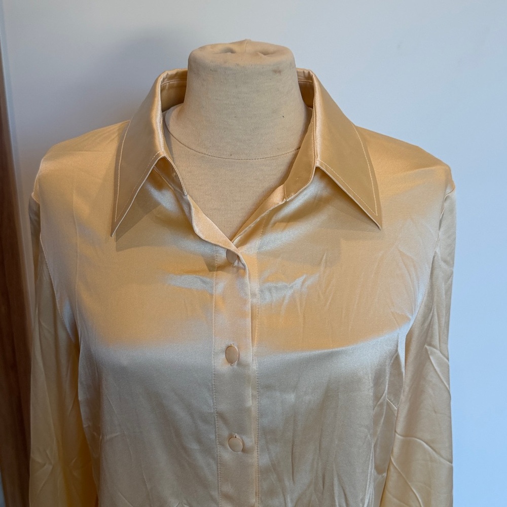 St. John Cream Satin Button-Down Shirt - Picture 2 of 5
